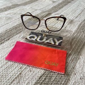 QUAY blue light computer glasses with case